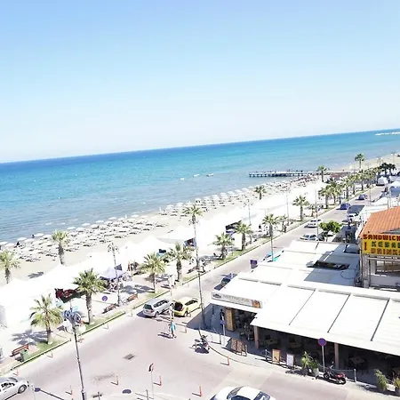 דירה Lazuli Sea View Beachfront Ap 43 לרנקה