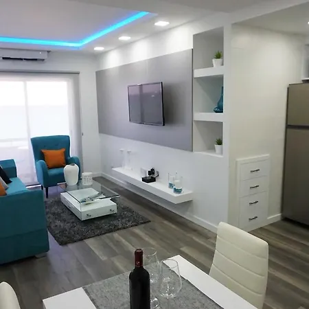 Lazuli Sea View Beachfront Ap 43 Lárnaka