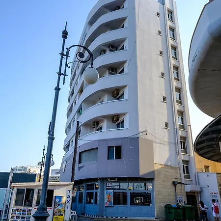 Lazuli Sea View Beachfront Ap 43 דירה *