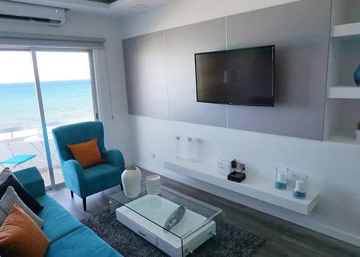 Lazuli Sea View Beachfront Ap 43 アパート *