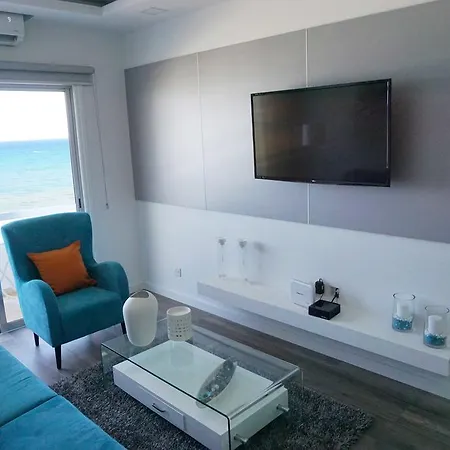 Lazuli Sea View Beachfront Ap 43 Apartment *