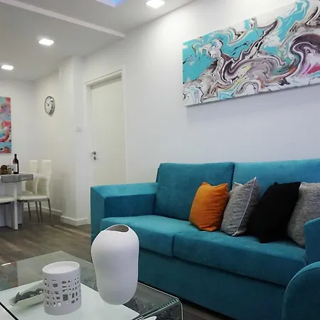 Lazuli Sea View Beachfront Ap 43 Lägenhet Larnaca