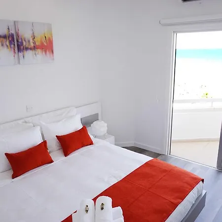 Lazuli Sea View Beachfront Ap 43 Lägenhet Larnaca