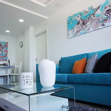 Lazuli Sea View Beachfront Ap 43 Larnaca